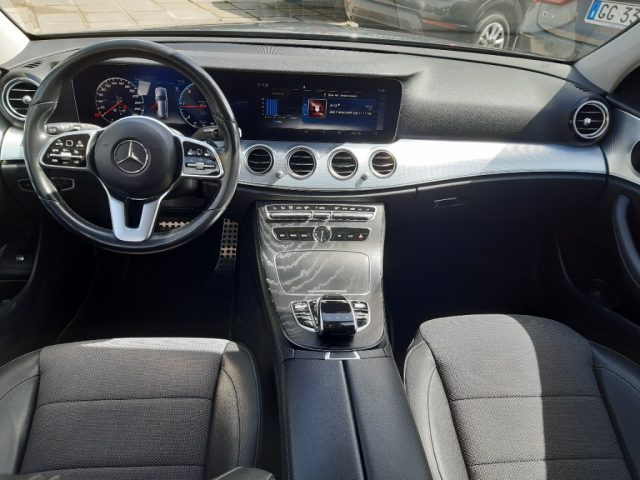 MERCEDES-BENZ E 220 usata, con Alzacristalli elettrici