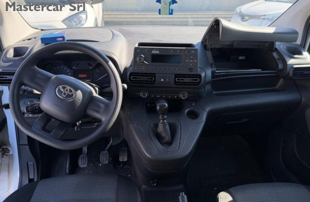 TOYOTA Proace City usata, con Isofix