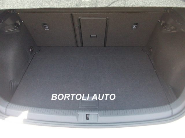 VOLKSWAGEN Golf usata, con Controllo automatico clima