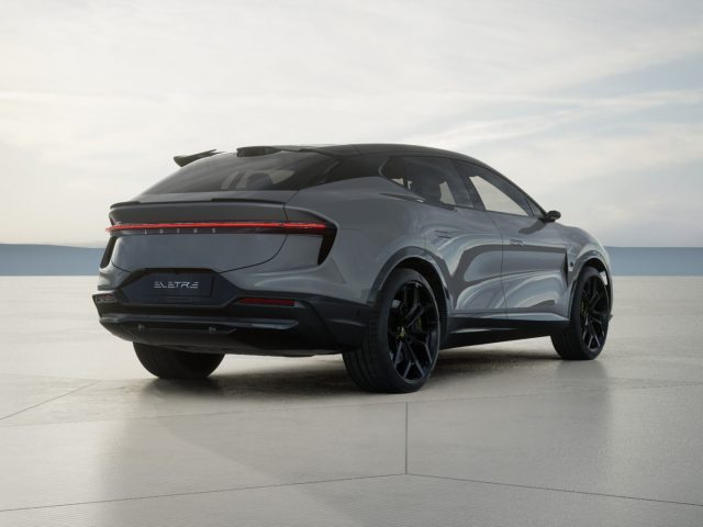 LOTUS Eletre usata, con Autoradio