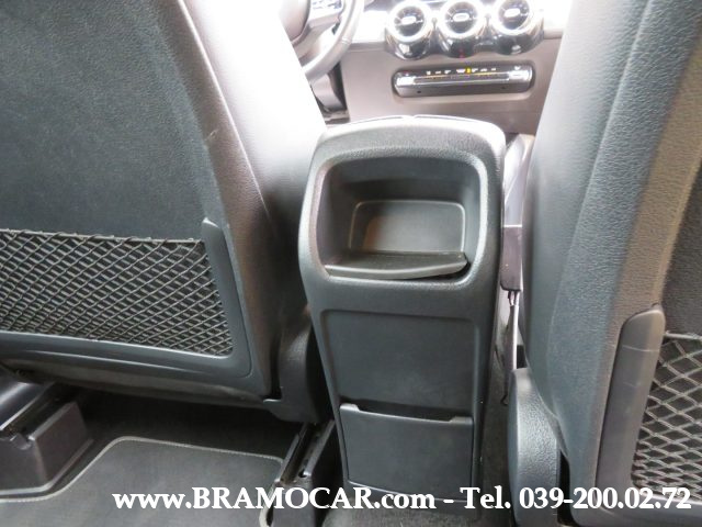 MERCEDES-BENZ GLB 180 usata, con MP3