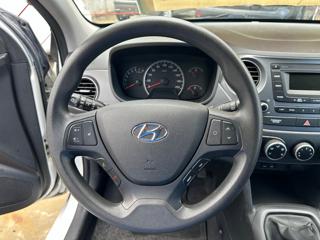 HYUNDAI i10 usata, con USB