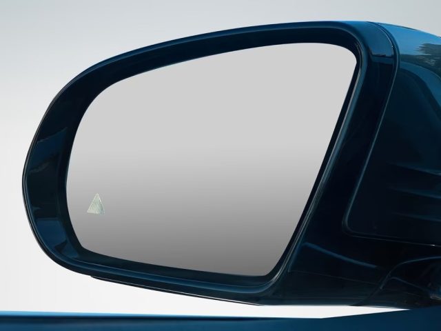 MERCEDES-BENZ E 220 usata, con Volante in pelle