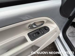 VOLKSWAGEN up! usata, con Autoradio