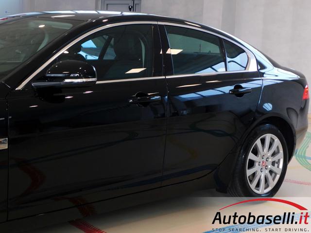 JAGUAR XE usata, con Vivavoce