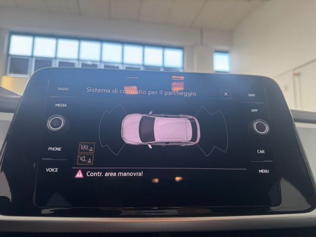 VOLKSWAGEN T-Roc usata, con Controllo automatico clima