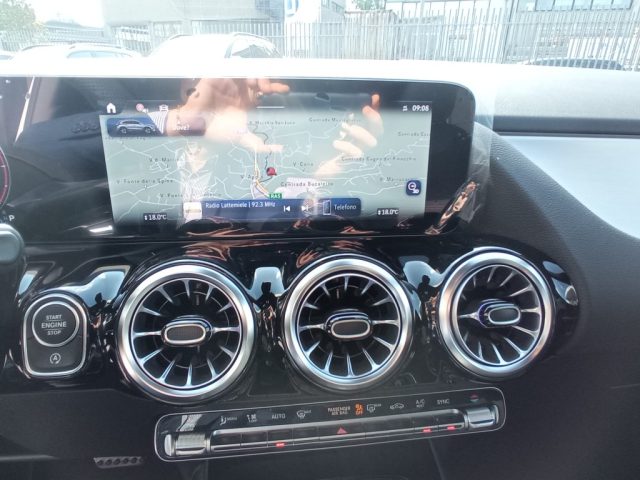 MERCEDES-BENZ GLA 200 usata, con Sistema di navigazione
