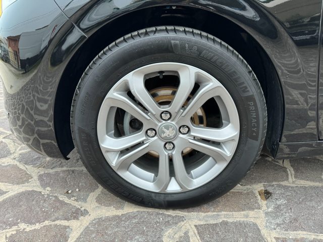 PEUGEOT 208 usata, con Airbag laterali