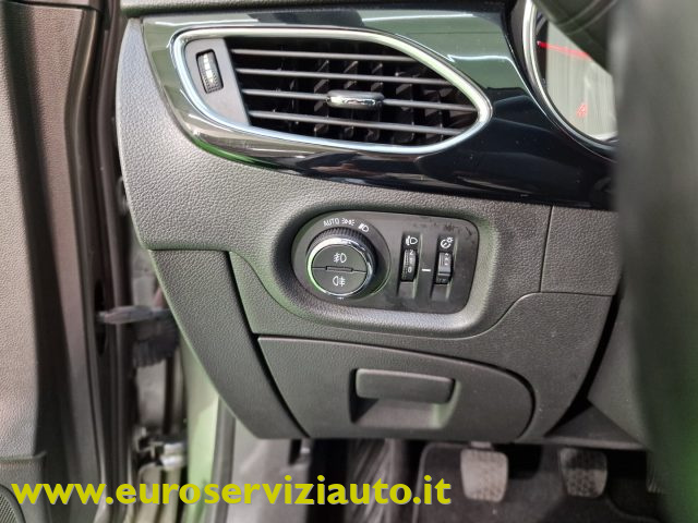 OPEL Astra usata, con Riconoscimento dei segnali stradali