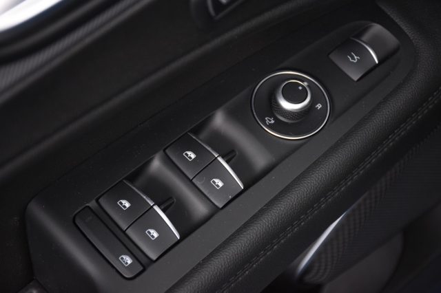 ALFA ROMEO Stelvio usata, con Regolazione elettrica sedili