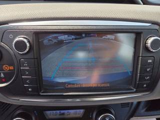 TOYOTA Yaris usata, con USB