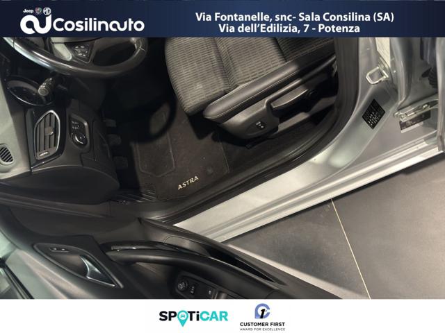 OPEL Astra usata, con Interni in pelle