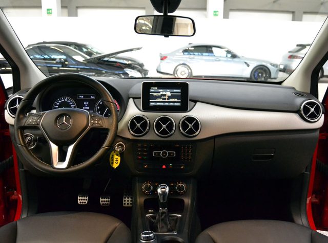 MERCEDES-BENZ B 180 usata, con Alzacristalli elettrici