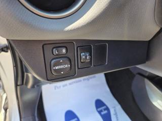 TOYOTA Yaris usata, con ESP