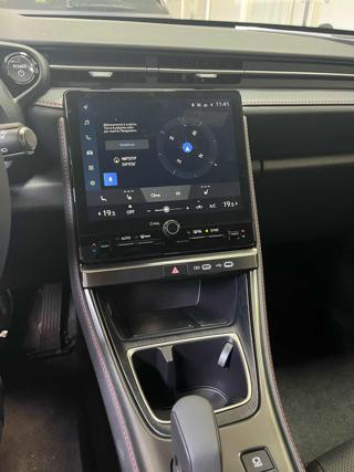 LEXUS LBX usata, con Autoradio