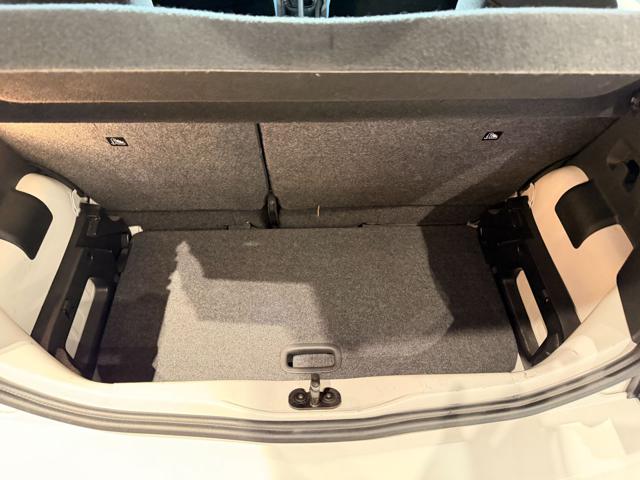 VOLKSWAGEN up! usata, con Fendinebbia