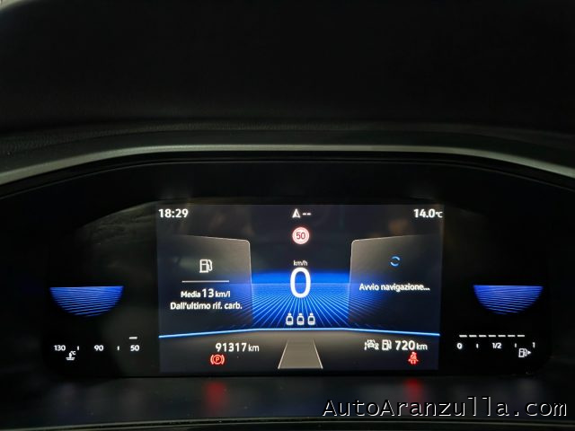 VOLKSWAGEN T-Roc usata, con USB