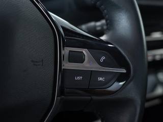 PEUGEOT 2008 usata, con Luci diurne LED