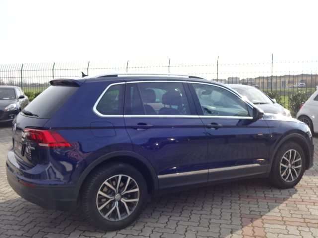 VOLKSWAGEN Tiguan usata, con Airbag laterali