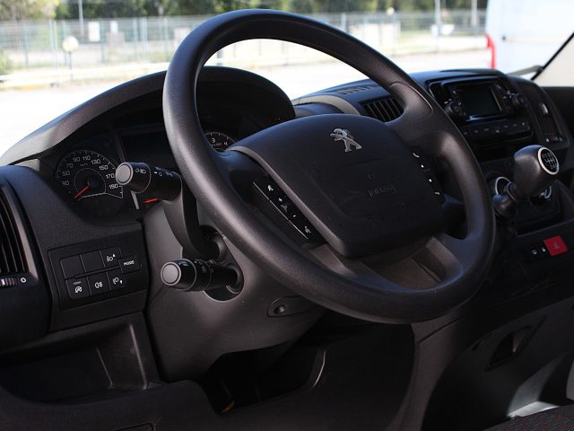 PEUGEOT Boxer usata, con Climatizzatore