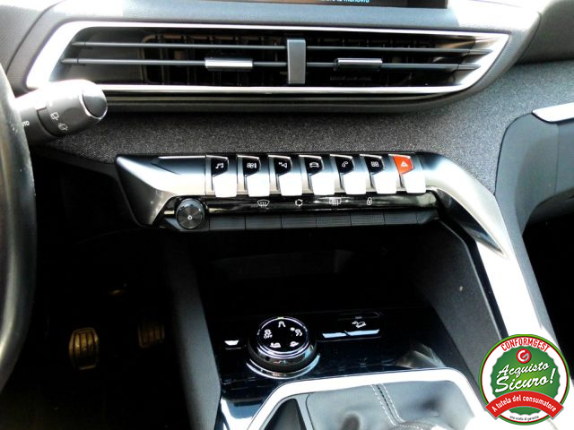 PEUGEOT 3008 usata, con USB