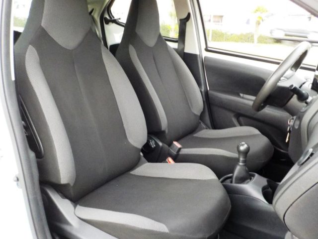 TOYOTA Aygo usata, con Frenata d