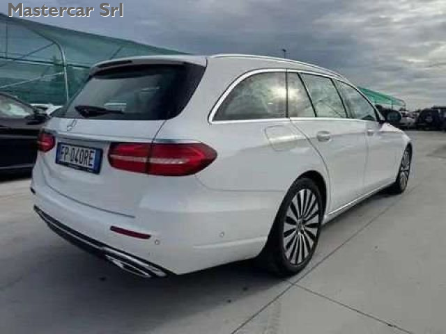 MERCEDES-BENZ E 220 usata, con Airbag Passeggero