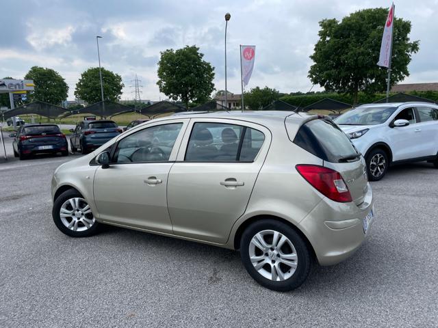 OPEL Corsa usata, con Airbag laterali