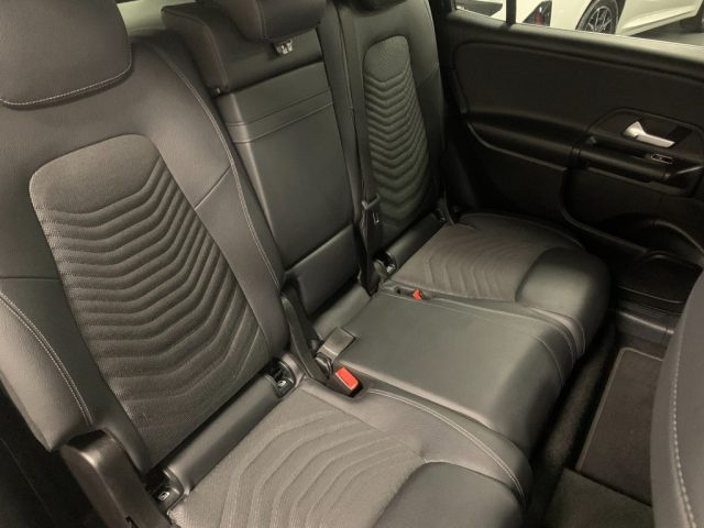 MERCEDES-BENZ GLB 200 usata, con Sistema di navigazione