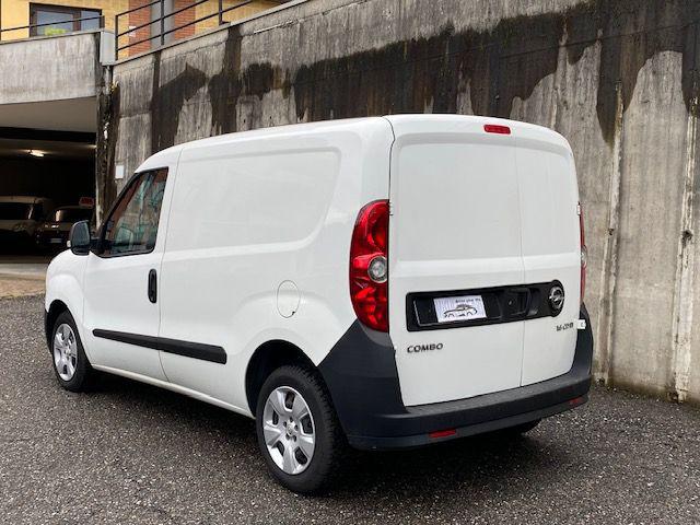 OPEL Combo usata, con Autoradio