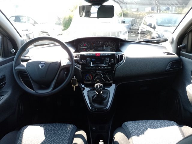 LANCIA Ypsilon usata, con ESP