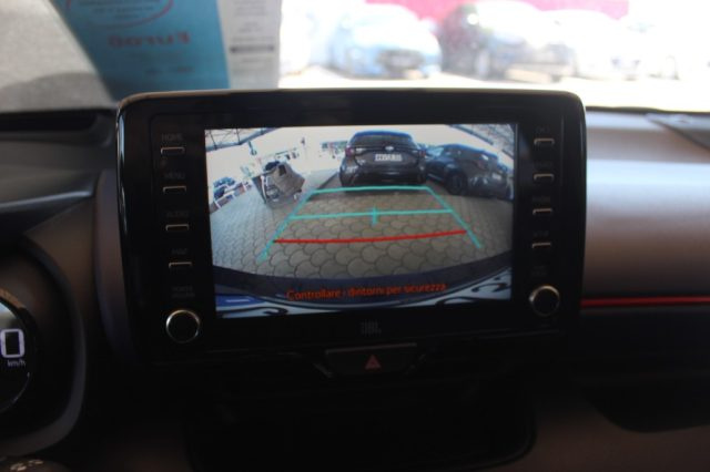 TOYOTA Yaris usata, con Specchietti laterali elettrici