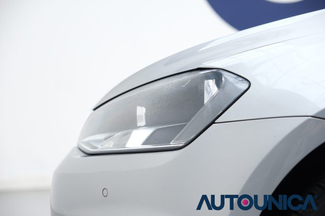 VOLKSWAGEN Golf usata, con Touch screen