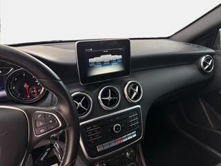 MERCEDES-BENZ A 180 usata, con Cronologia tagliandi