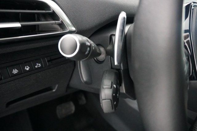 PEUGEOT 3008 usata, con USB