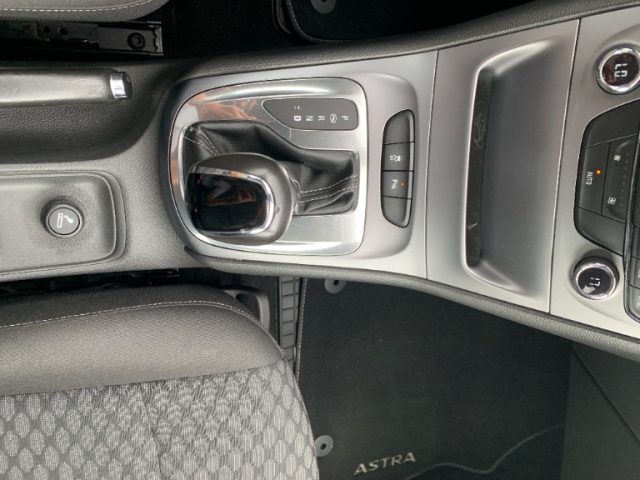 OPEL Astra usata, con Fendinebbia