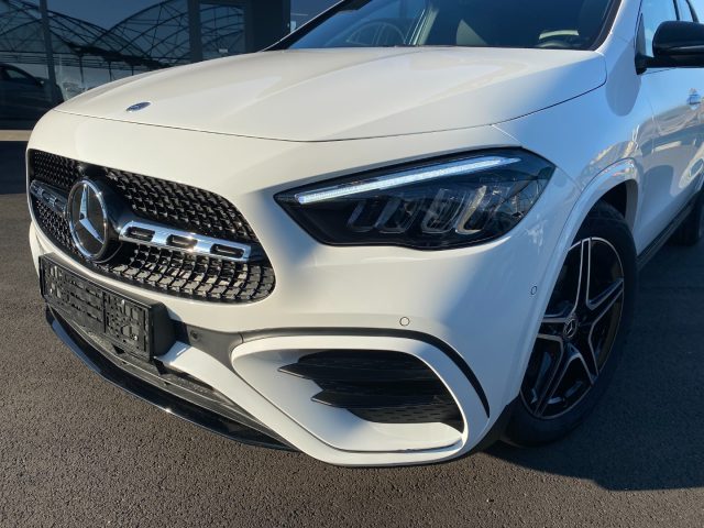 MERCEDES-BENZ GLA 200 usata, con Chiusura centralizzata