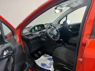 PEUGEOT 208 usata, con Autoradio