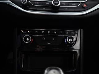 OPEL Astra usata, con Fari LED