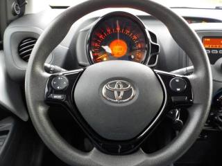 TOYOTA Aygo usata, con Airbag testa