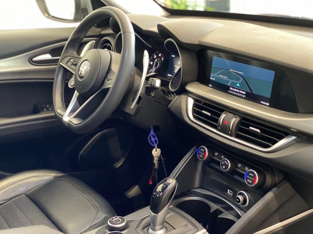 ALFA ROMEO Stelvio usata, con Controllo automatico clima