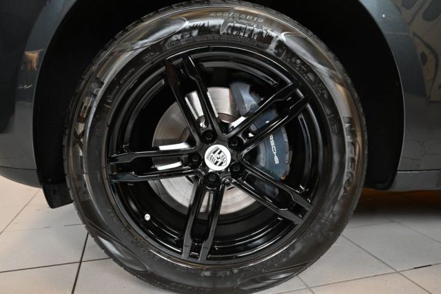 PORSCHE Macan usata 90