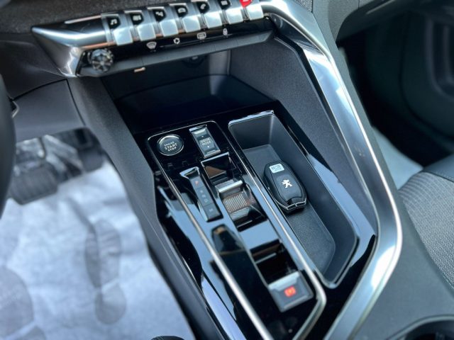 PEUGEOT 3008 usata, con Sistema di navigazione