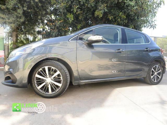 PEUGEOT 208 usata, con Alzacristalli elettrici