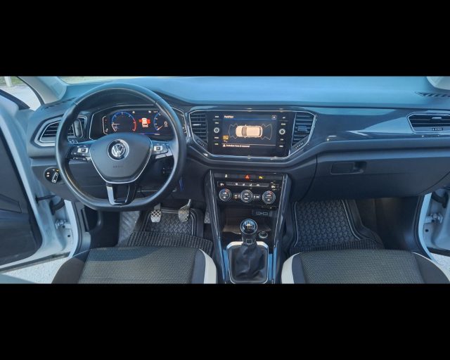 VOLKSWAGEN T-Roc usata, con Autoradio