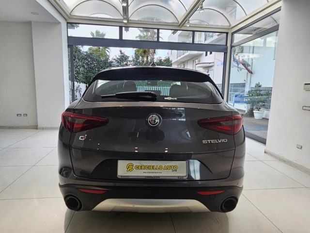 ALFA ROMEO Stelvio usata, con Autoradio