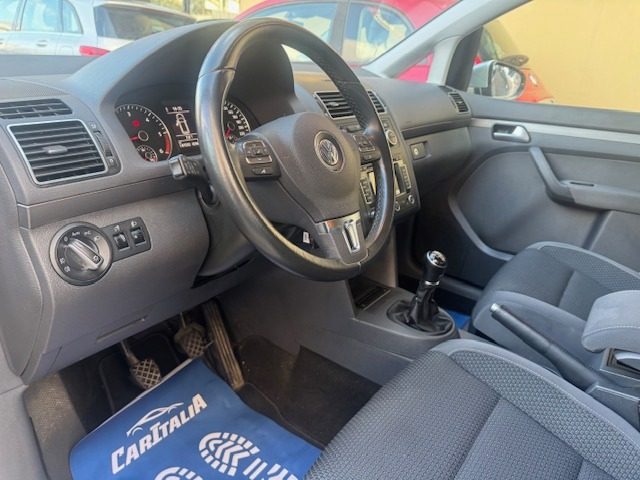 VOLKSWAGEN Touran usata, con Controllo trazione