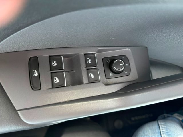 VOLKSWAGEN T-Cross usata, con Sedili riscaldati