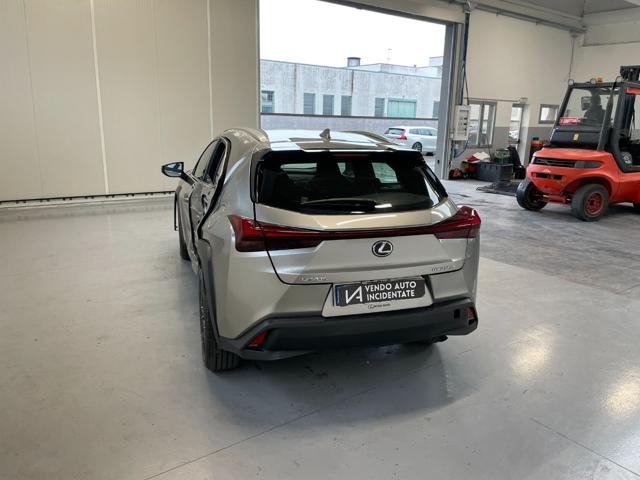 LEXUS UX 250h usata, con Alzacristalli elettrici