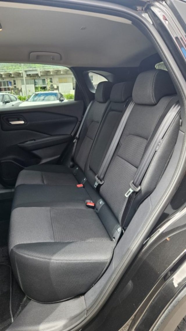 NISSAN Qashqai usata, con Fari LED